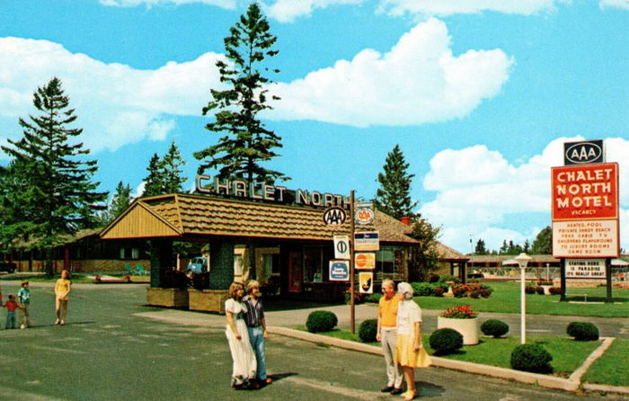 Chalet North Motel (Island View Lodge Motel) - Old Postcard (newer photo)
